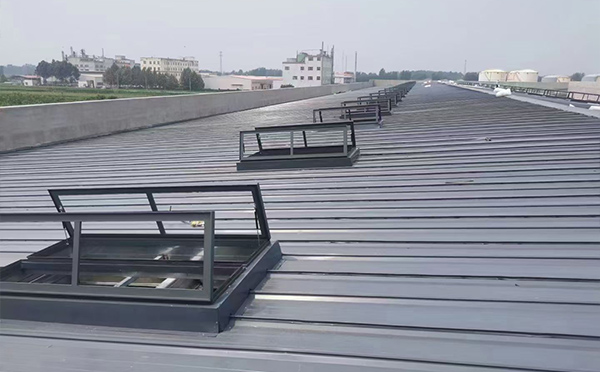 某中学室内体育馆特克斯排烟窗改造项目 某中学室内体育馆特克斯排烟窗改造项目