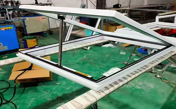 某地下车库出入口特克斯排烟窗配置工程